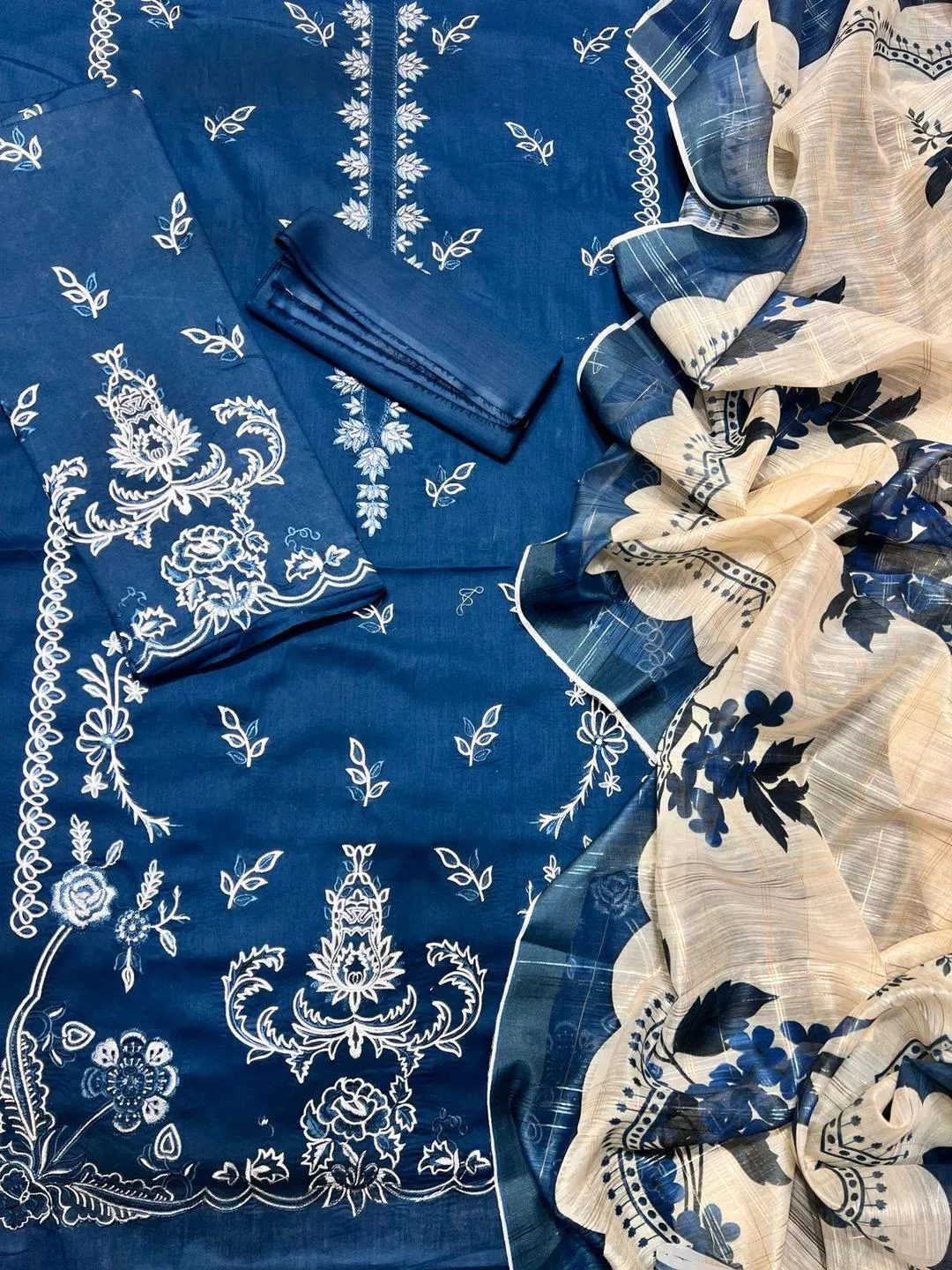 3 Pcs Women's Unstitched Embroidered Suit View Gallery - Pakistan