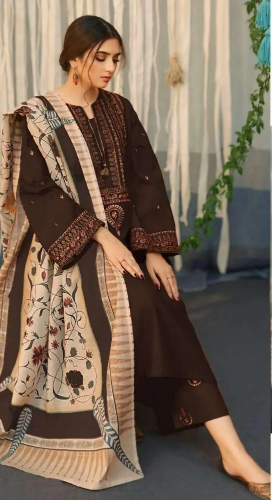 3 Pcs Women's Unstitched Embroidered Suit View Gallery - Pakistan