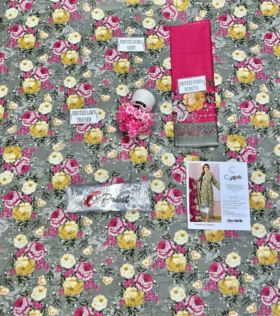 3 Pcs Women's Unstitched Printed Suit View Gallery - Pakistan