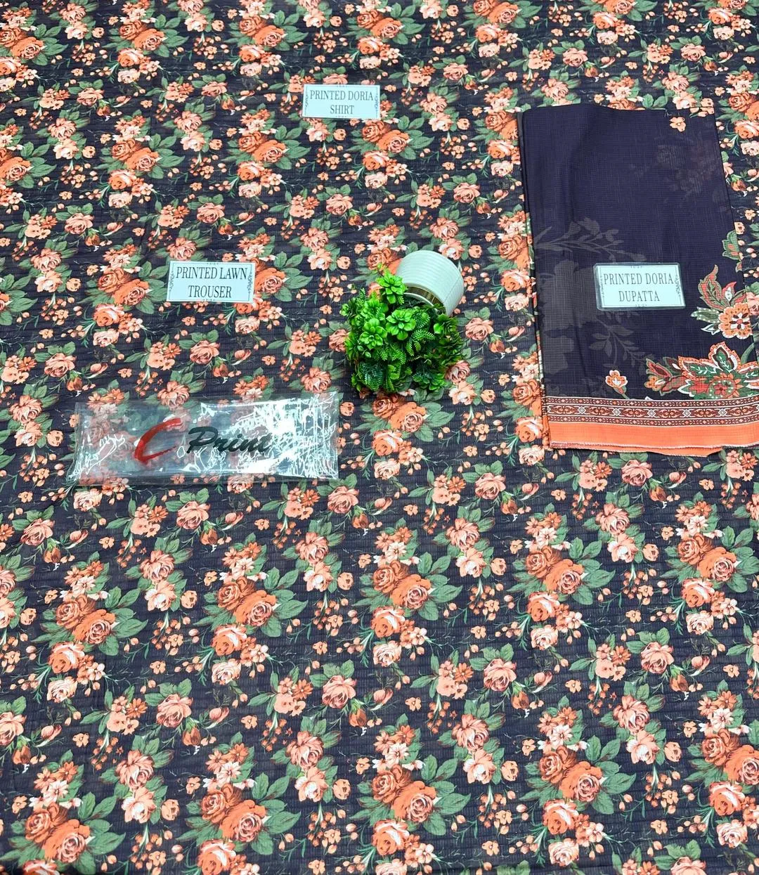 3 Pcs Women's Unstitched Printed Suit View Gallery - Pakistan