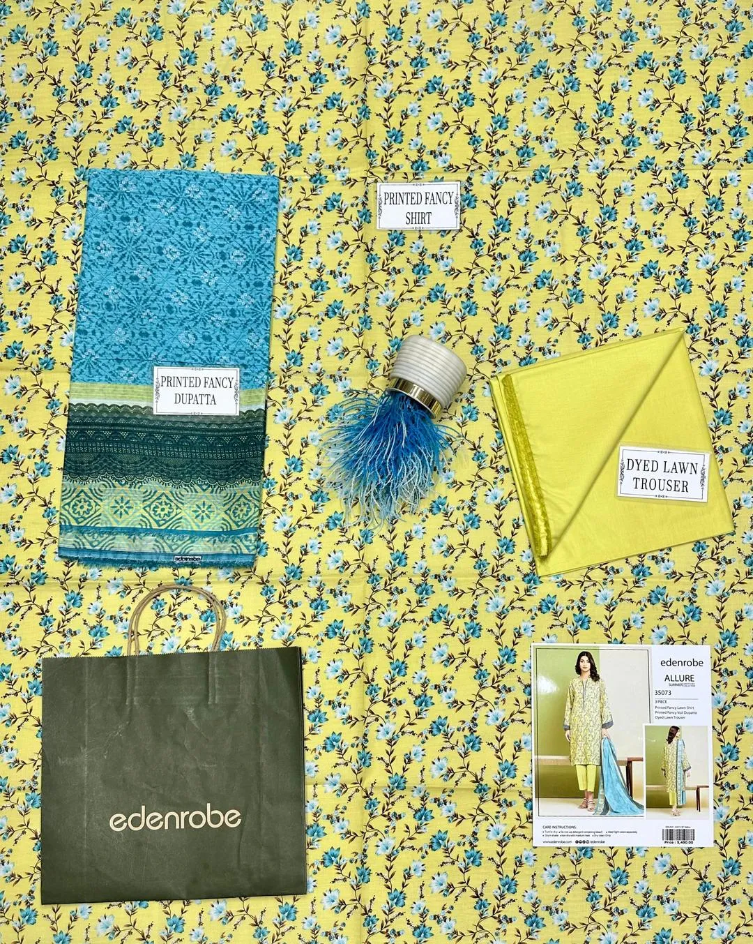 3 Pcs Women's Unstitched Printed Suit View Gallery - Pakistan