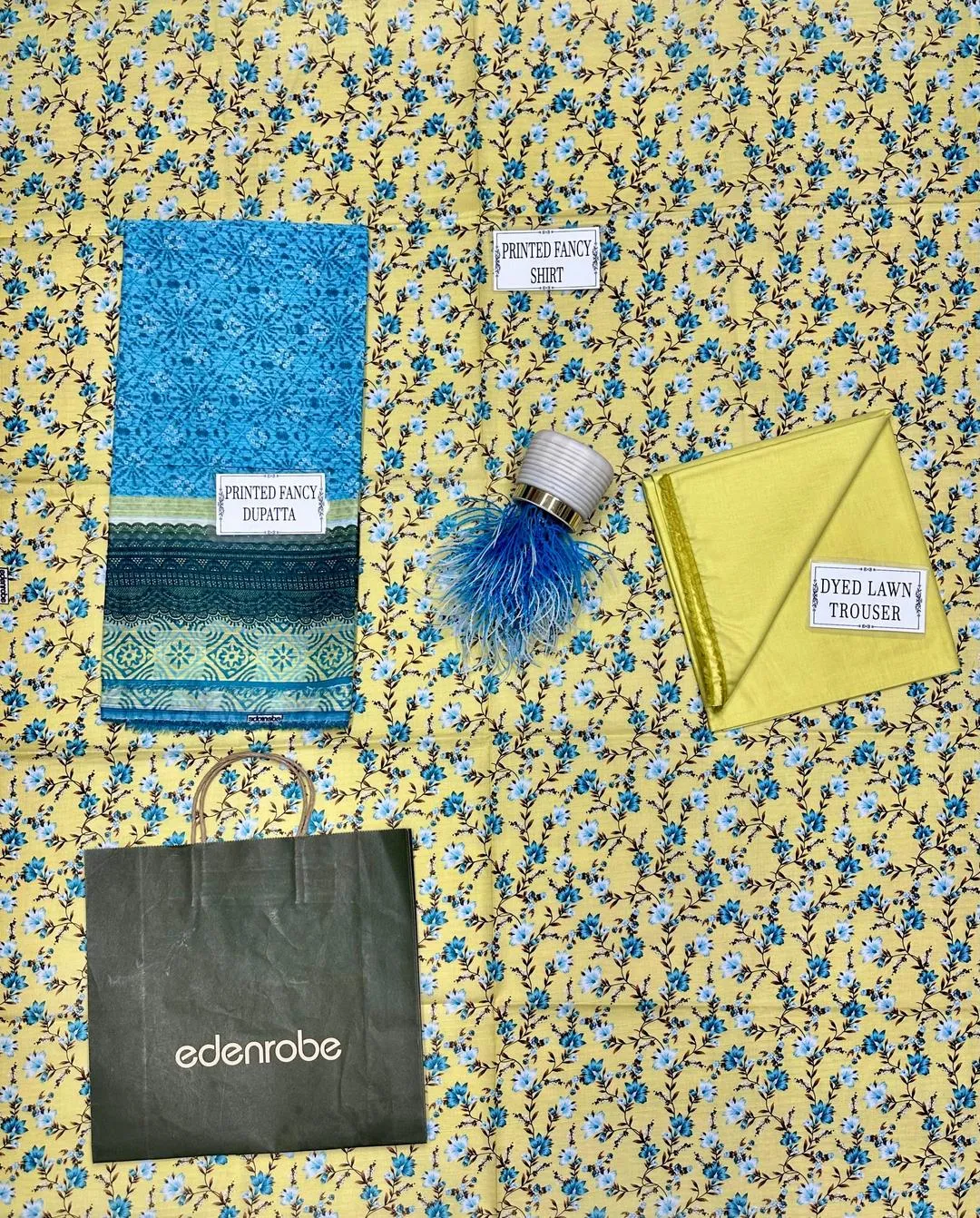 3 Pcs Women's Unstitched Printed Suit View Gallery - Pakistan