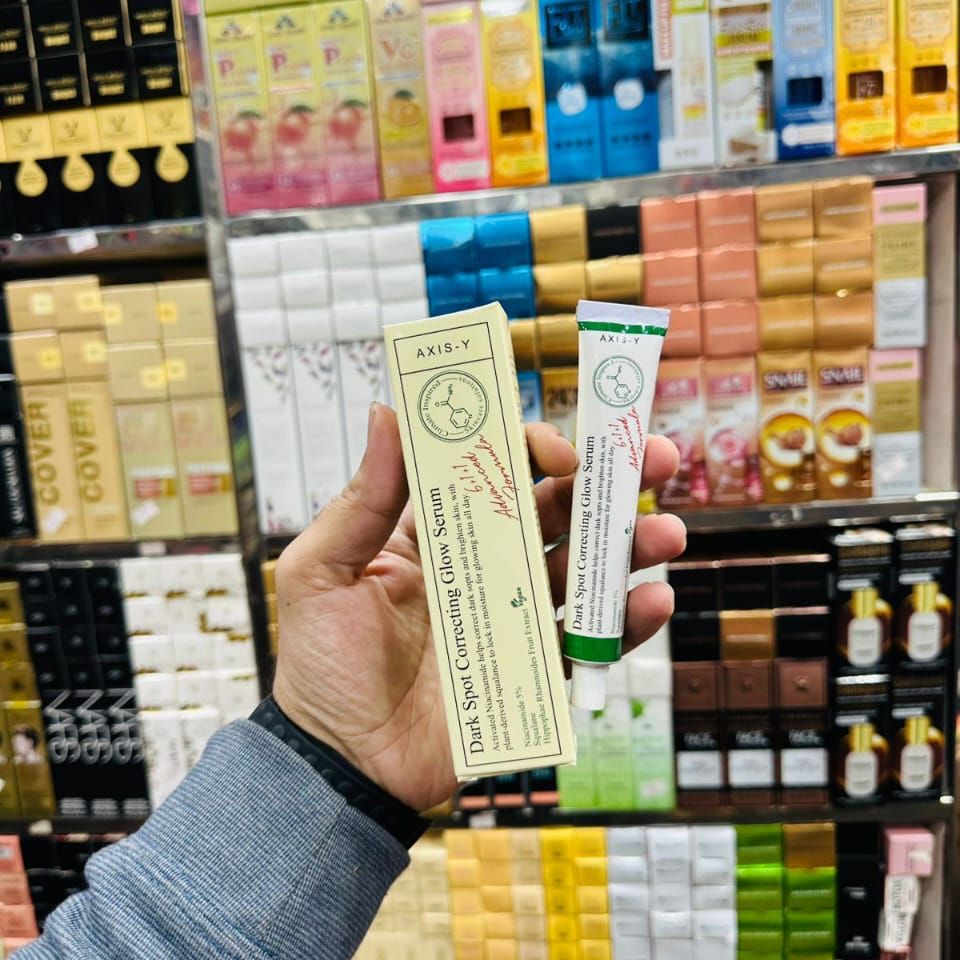 Axis Y Dark Spot Correcting Glow Serum With Niacinamide Brightening Treatment Providing Gentle Care - 30g View Gallery - Pakistan