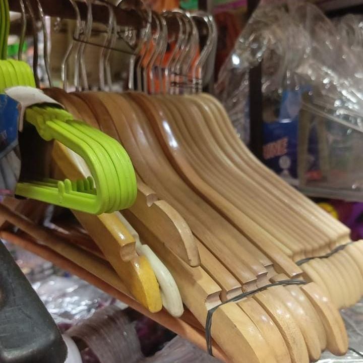 1Pc Premium Wooden Clothes Hangers Pack Non Slip Heavy Duty Coat And Suit Hangers With 360 Rotating Hook View Gallery - Pakistan
