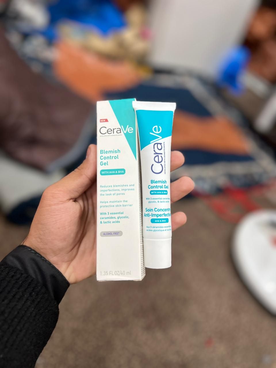 CeraVe Blemish Control Gel (40ml) with AHA & BHA - Salicylic Acid Acne Treatment to Clear Breakouts, Minimize Pores & Restore Skin Barrier View Gallery - Pakistan