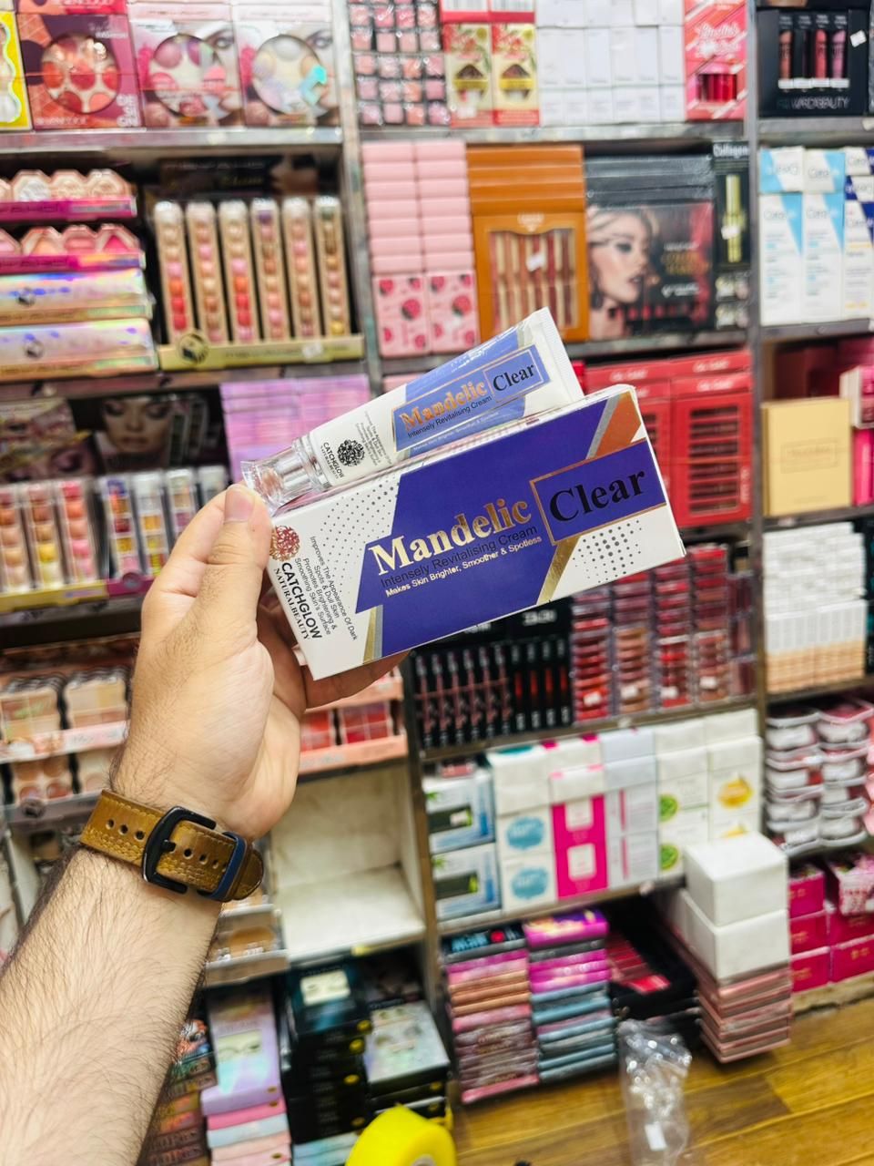 Mandelic Clear Intensely Revitalising Cream by Catchglow - Skin Brightening & Spotless Formula for Smooth, Radiant & Glowing Skin (80g) View Gallery - Pakistan