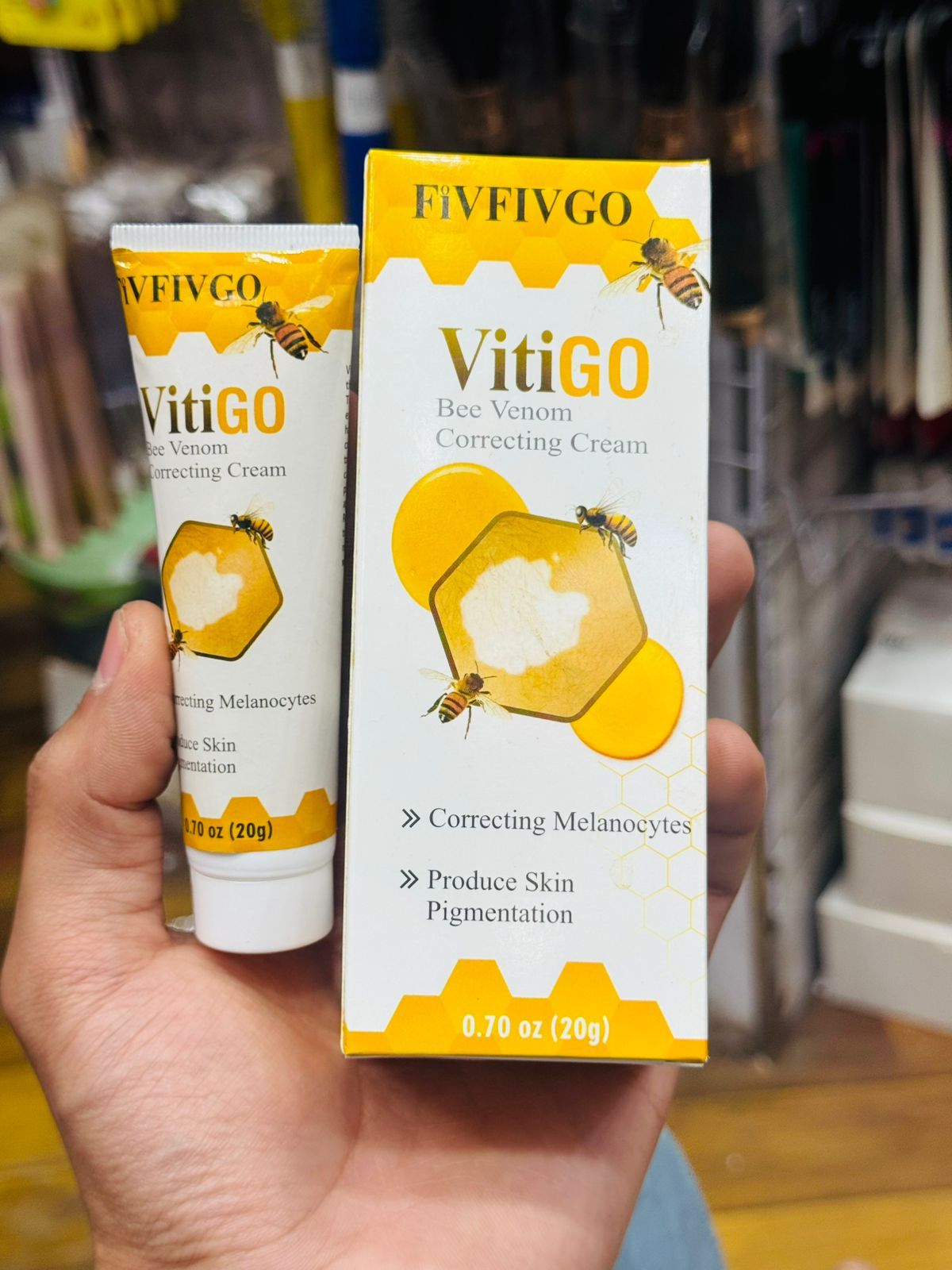 Bee Venom Vitiligo Treatment Cream - Restore Melanocytes & Skin Pigmentation - Natural Melanin Care Ointment for Leukoplakia (20g) View Gallery - Pakistan