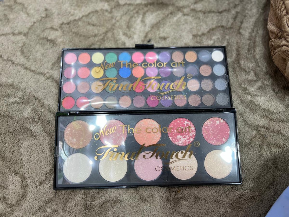 Final Touch Matte Palette | 48 Colors Eyeshadow, Blusher & Highlighter | Professional Makeup Kit View Gallery - Pakistan