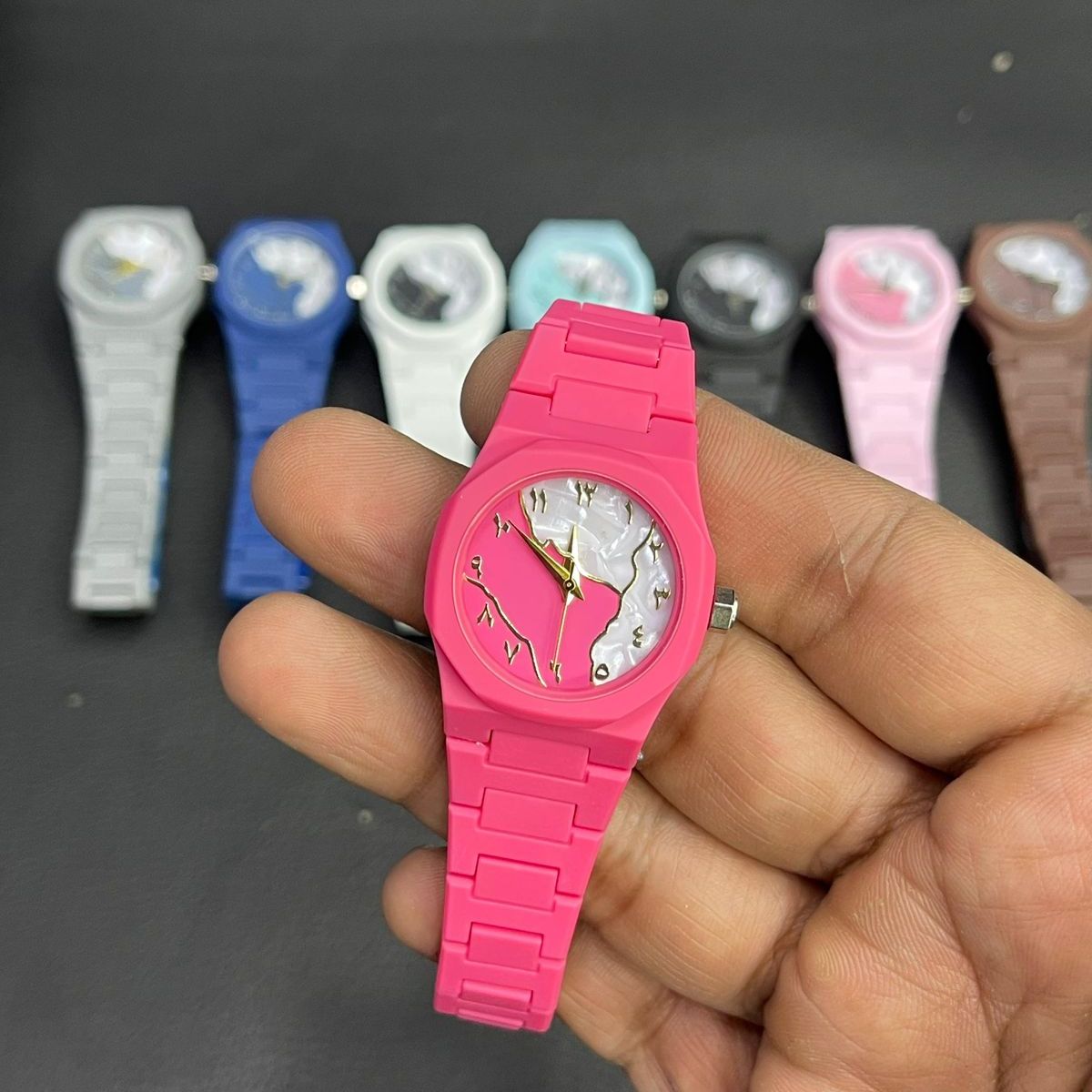 Mini Aura Watch Providing Elegant Design Comfortable Use  Stylish Appearance And Everyday Wear View Gallery - Pakistan