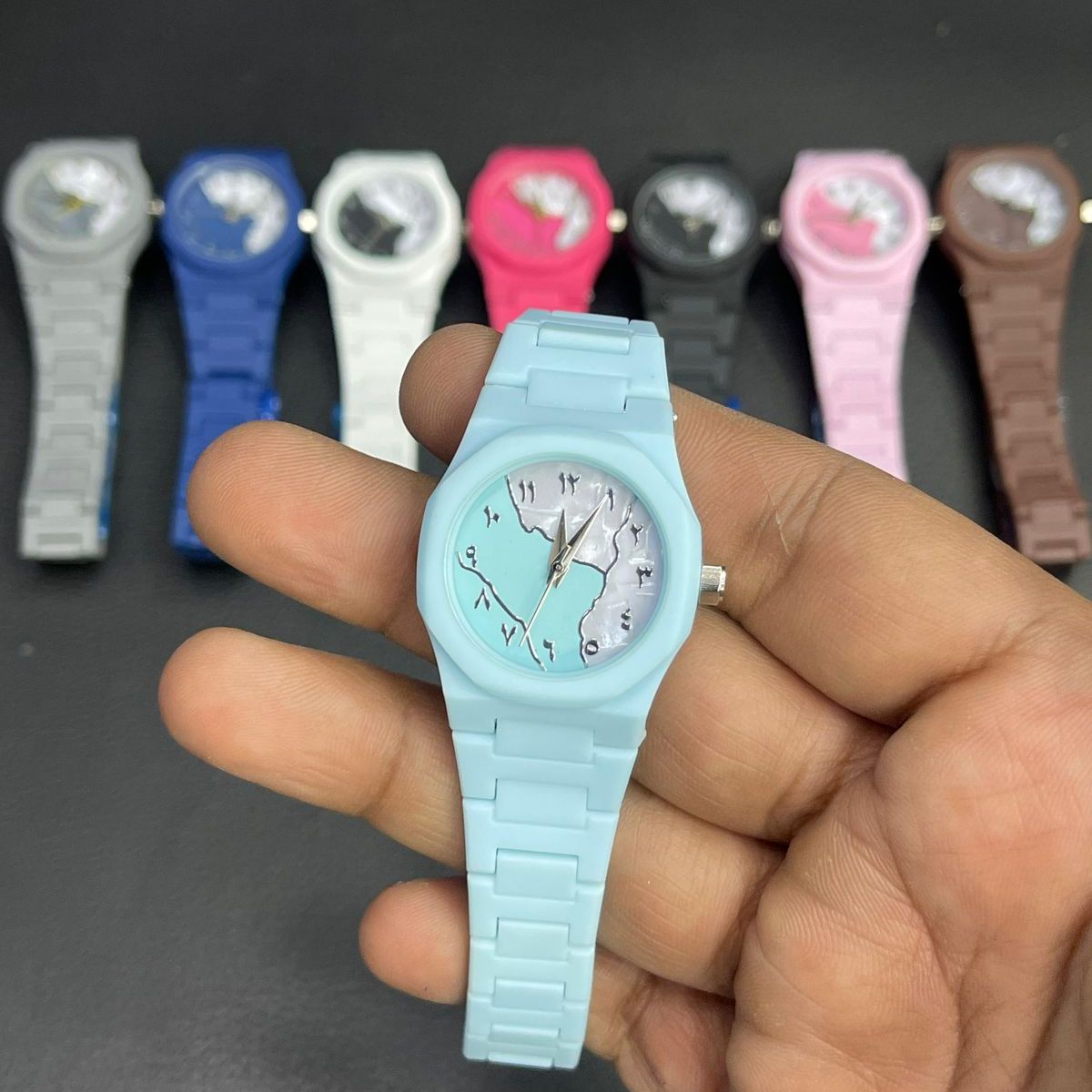 Mini Aura Watch Providing Elegant Design Comfortable Use  Stylish Appearance And Everyday Wear View Gallery - Pakistan