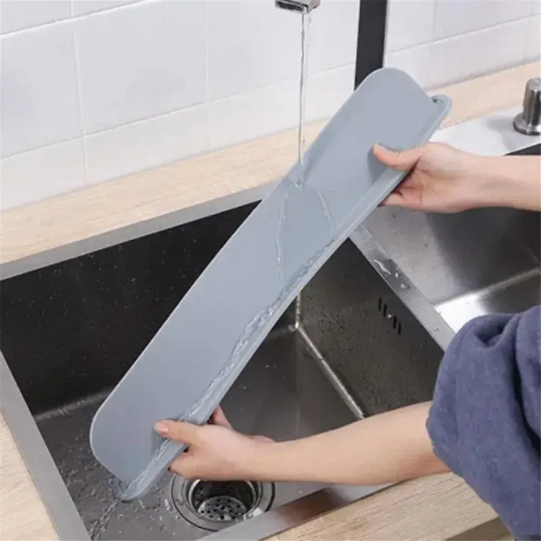 Silicon Sink Splash Guard With Suction Cups / 14Inch Strong Suction Kitchen Sink Water Splash Guard View Gallery - Pakistan