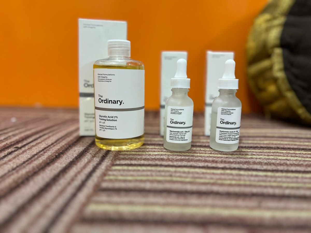 The Ordinary Essentials Collection: Glycolic Acid 7% Toning Solution, Niacinamide 10% + Zinc 1%, and Hyaluronic Acid 2% + B5 Hydration Set View Gallery - Pakistan
