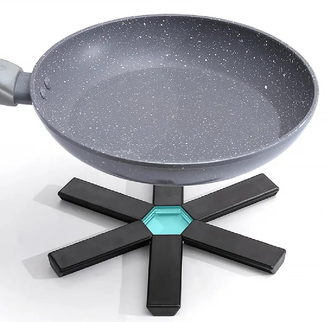 Premium Folding Silicone Pot Mat – Heat-Resistant, Non-Slip Expandable Trivet for Kitchens & Restaurants (Black) View Gallery - Pakistan