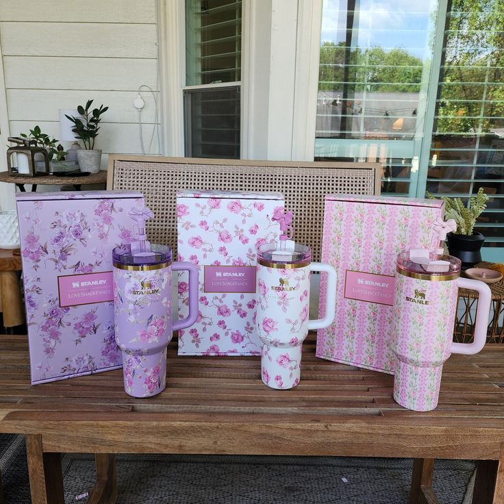 Stanley x LoveShackFancy Limited Edition 40oz Quencher H2.0 FlowState Tumbler – Floral Collaboration Collection ( RANDOM COLOUR )