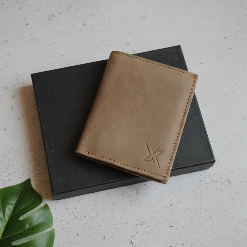 The Signature Hand-Stitched Slim Leather Bifold Wallet Designed for Maximum Durability and Minimalist Everyday Carry Utility View Gallery - Pakistan