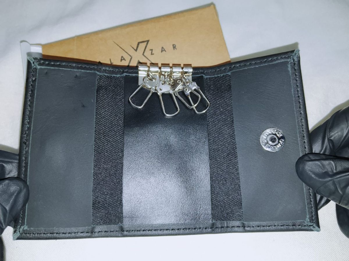 Alaxzar Premium Leather Key Organizer – Sleek & Compact View Gallery - Pakistan
