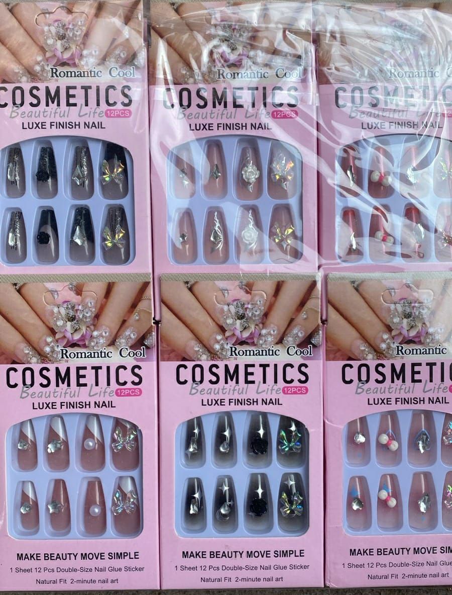 Multicolor 12 Pcs Stylish Artificial Nails Set For Fashionable Look And Easy Application (Random Design) View Gallery - Pakistan