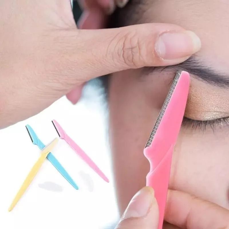 Pack of 3 Tinkle Eyebrow & Facial Hair Razor for Women View Gallery - Pakistan