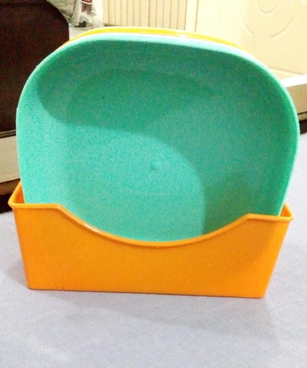 10 Pcs Multi-function Spit Bone Dish Set with Stand: Food-Grade Plastic Plates for Tidy Dining. View Gallery - Pakistan