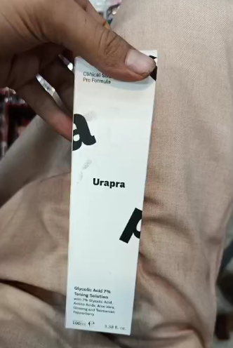 Urapra Glycolic Acid 7% Toning Solution – Brighten & Refine Skin View Gallery - Pakistan