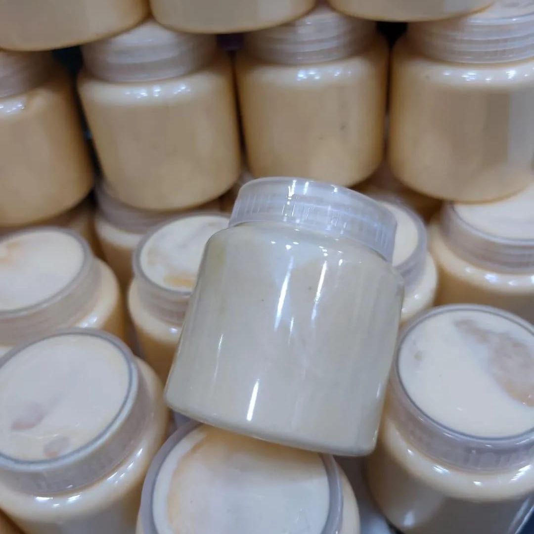 Zafrani Whitening Cream Natural Skin Care Formula Brightens Complexion Reduces Dark Spots Enhances Smooth Radiant Glow - 200g View Gallery - Pakistan