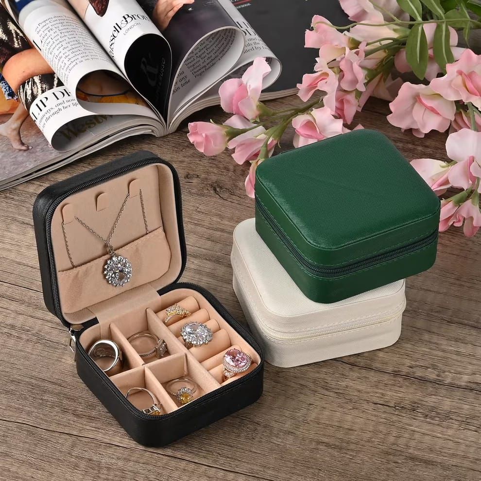 QSJ-178 Mini Jewelry Organizer – Compact Storage Box, Elegant and Practical Accessory for Women- RANDOM COLOUR