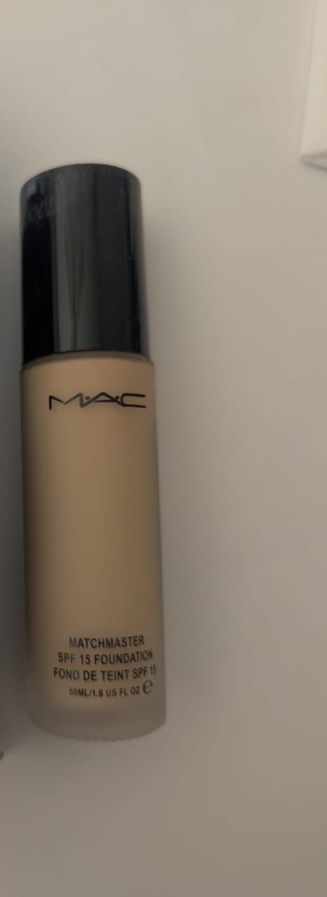 MAC Matchmaster SPF 15 Foundation NC15 – Natural Matte Finish, Medium Buildable Coverage, Oil-Free, Long-Wearing, Shade-Adapting Technology View Gallery - Pakistan