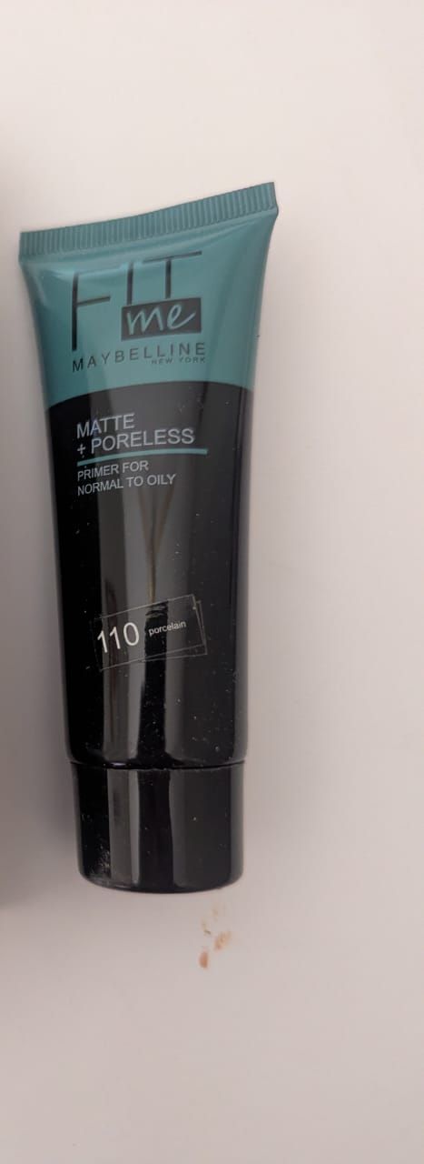 Maybelline Fit Me Matte + Poreless Liquid Foundation – Shade 110 Porcelain | Lightweight, Oil-Control, Pore-Refining, Non-Comedogenic, 40ml View Gallery - Pakistan