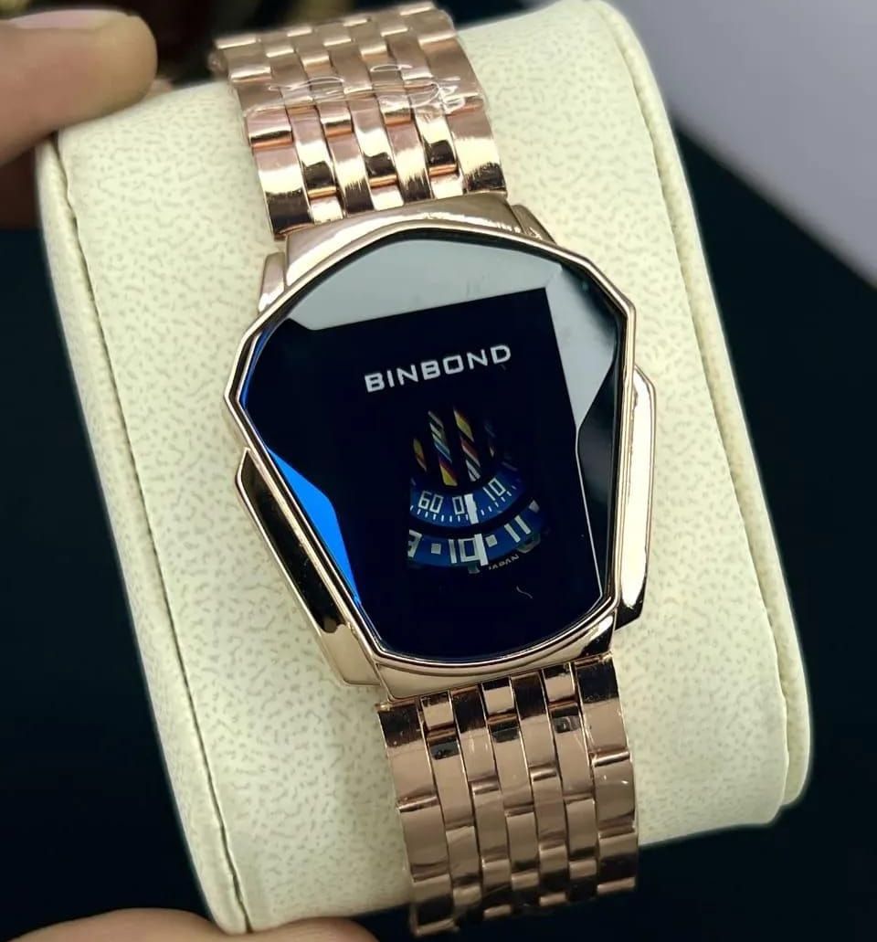 Stylish Mens Quartz Watch With Chain Strap Elegant Durable Quality Reliable Performance Timeless Design View Gallery - Pakistan