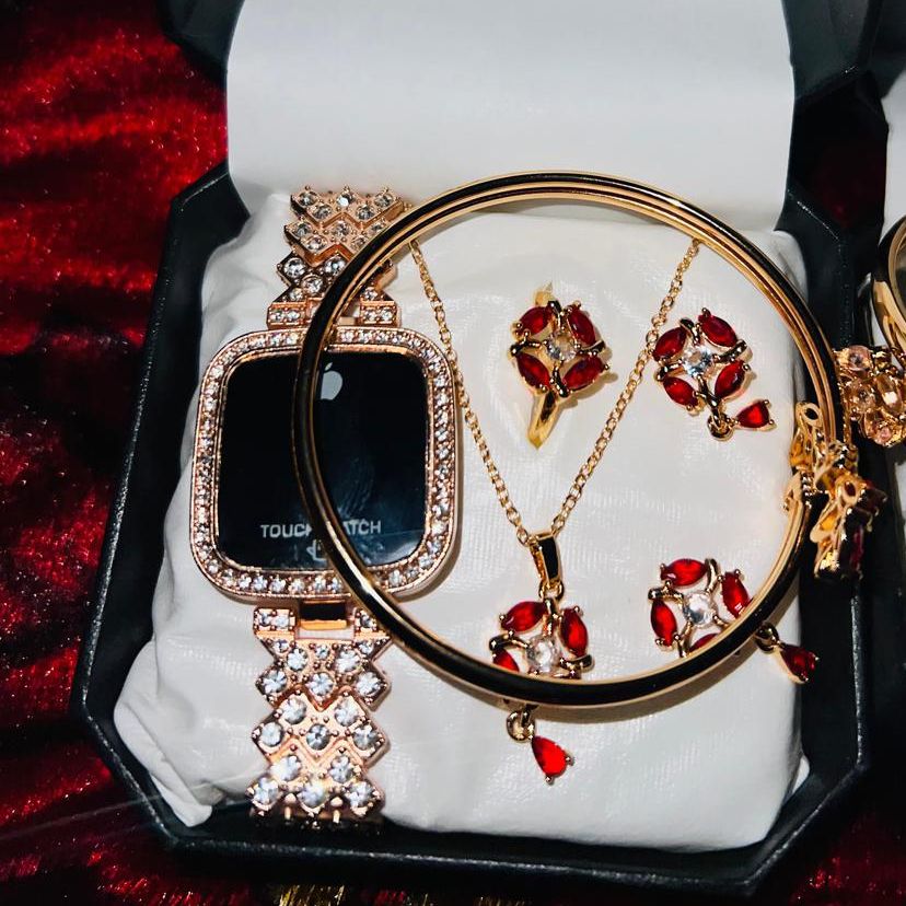 Ladies Jewellery Watch With Bangle Elegant Stylish Durable Quality Timeless Design Reliable Performance (With Box) View Gallery - Pakistan