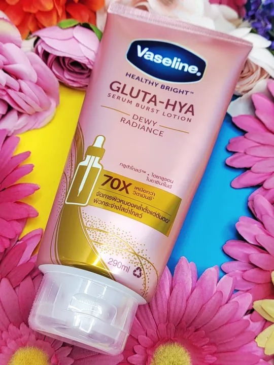 Original Vaseline Healthy Bright Gluta-Hya Dewy Radiance Lotion for glowing, hydrated, radiant skin. 200ML View Gallery - Pakistan
