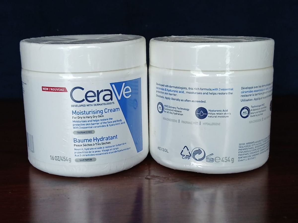 CeraVe Moisturizing Cream | Deep Hydration for Dry to Very Dry Skin | With Ceramides & Hyaluronic Acid | 48-Hour Moisture Care View Gallery - Pakistan