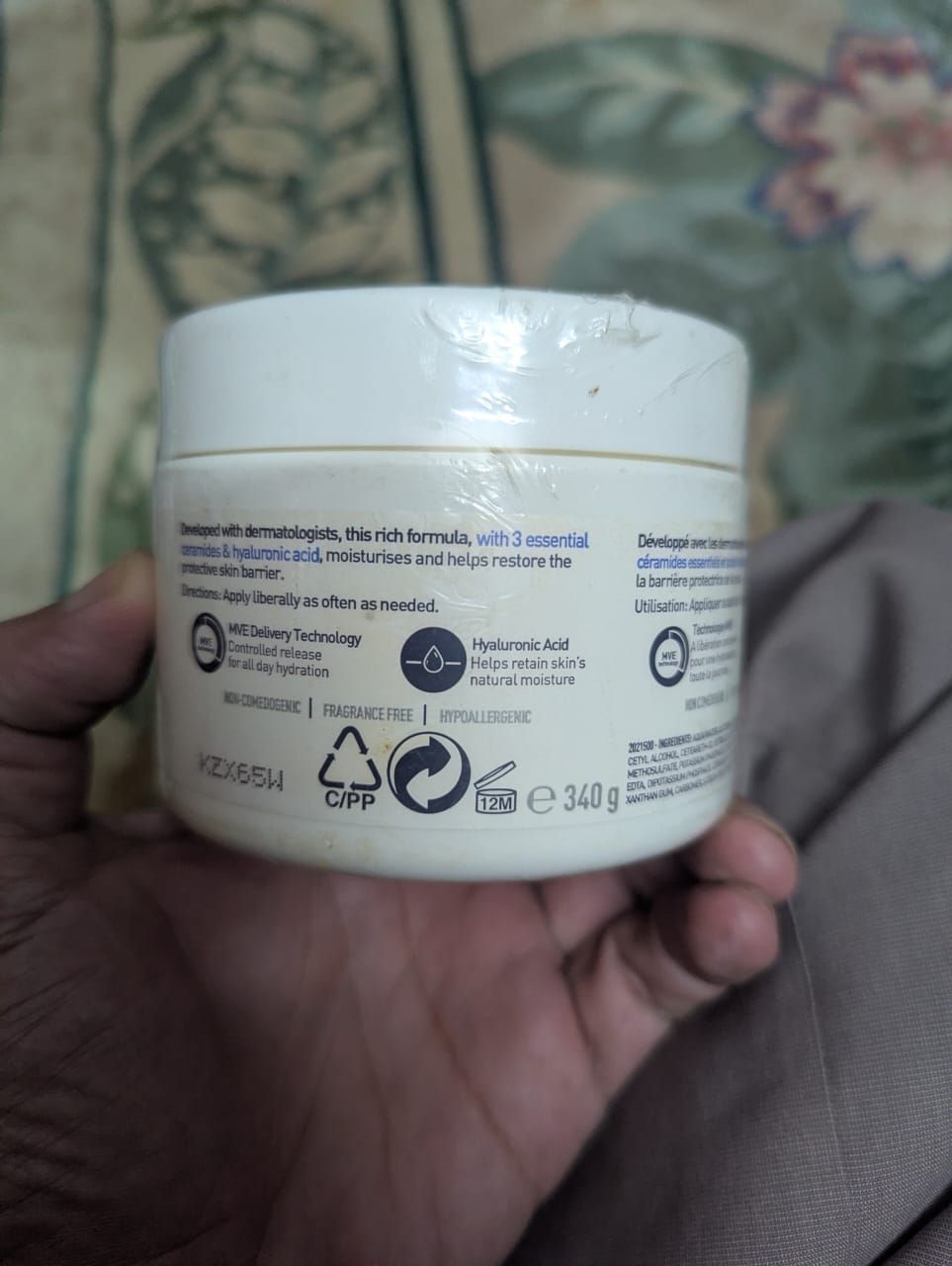CeraVe Moisturizing Cream | Face & Body Hydration for Dry to Very Dry Skin | With Ceramides & Hyaluronic Acid – 24-Hour Moisture View Gallery - Pakistan