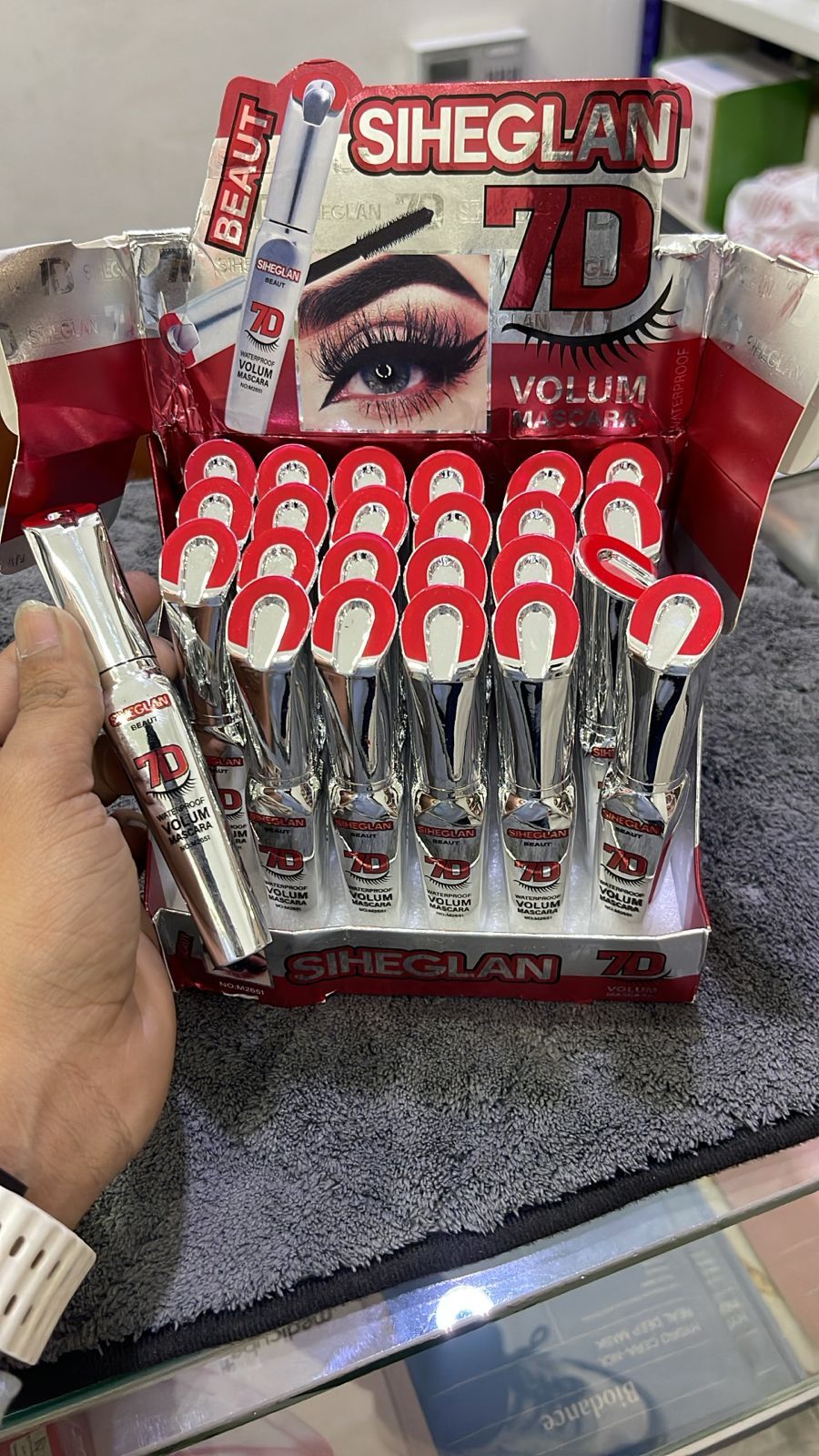 Siheglan Volume Mascara | Long-Lasting Thickening & Lengthening Lash Formula | Smudge-Proof, Waterproof Eye Makeup for Bold, Fuller Lashes View Gallery - Pakistan
