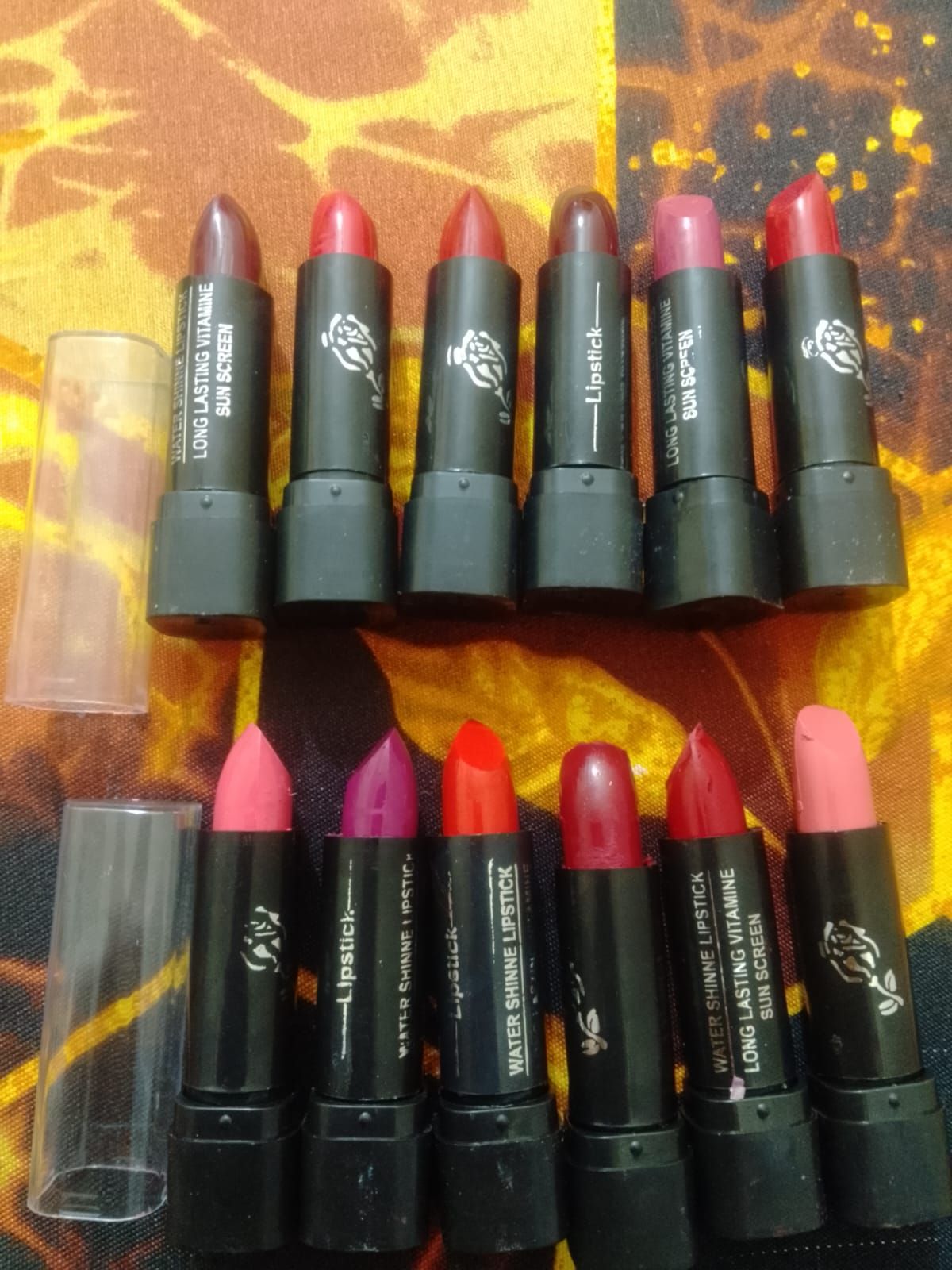 Multicolors Lipstick Set For Daily Use – Liquid Lipstick Collection With Smooth Shade Of Red  Texture View Gallery - Pakistan
