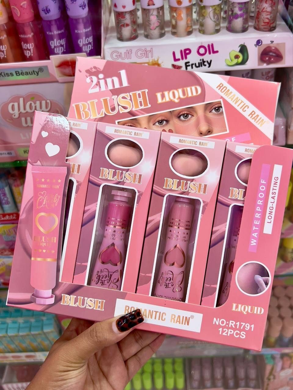 Pack of 2 - 2 in 1 Blush & Blender Deal – Dual-Action Makeup Essential for Effortless Application View Gallery - Pakistan