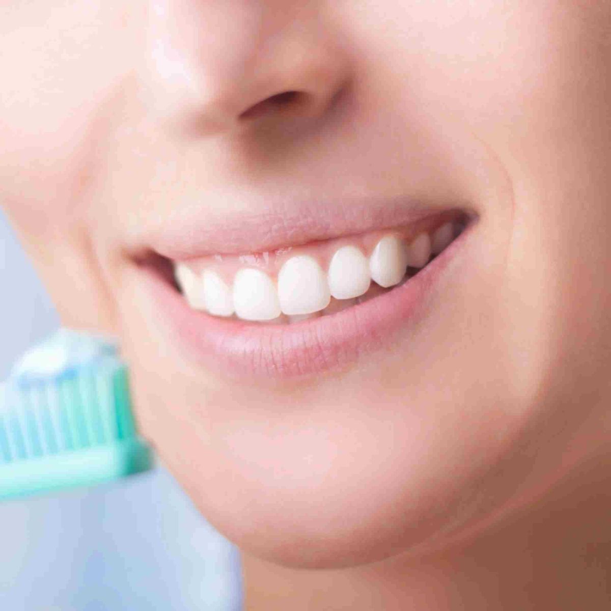 Body Accel Niacinamide Whitening Toothpaste 100ml – Advanced Stain Removal with Probiotics for Bright Smile & Fresh Breath View Gallery - Pakistan