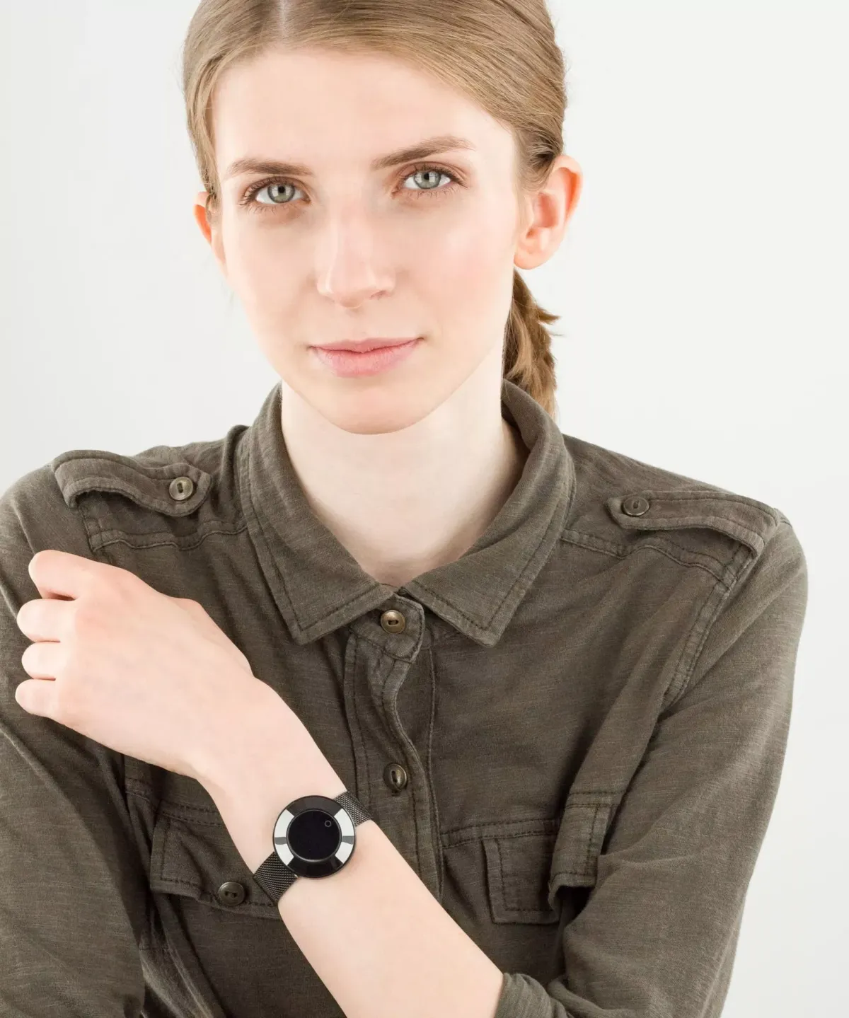 Ladies Smart Watch with Mesh Strap – Stylish Digital Wristwatch View Gallery - Pakistan