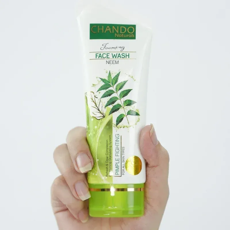 CHANDO Naturals Foaming Face Wash Neem – Pimple Fighting & Skin Purification View Gallery - Pakistan