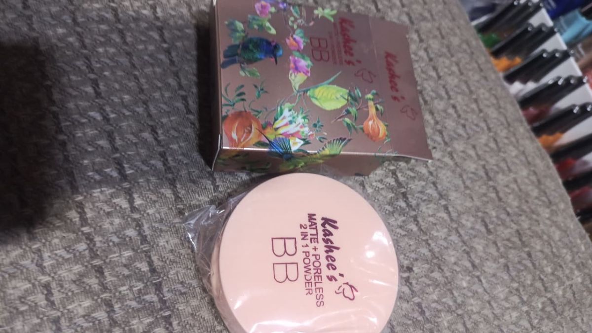 Kashee’s Matte + Poreless 2 in 1 Powder BB – Oil Control & Smooth Finish View Gallery - Pakistan