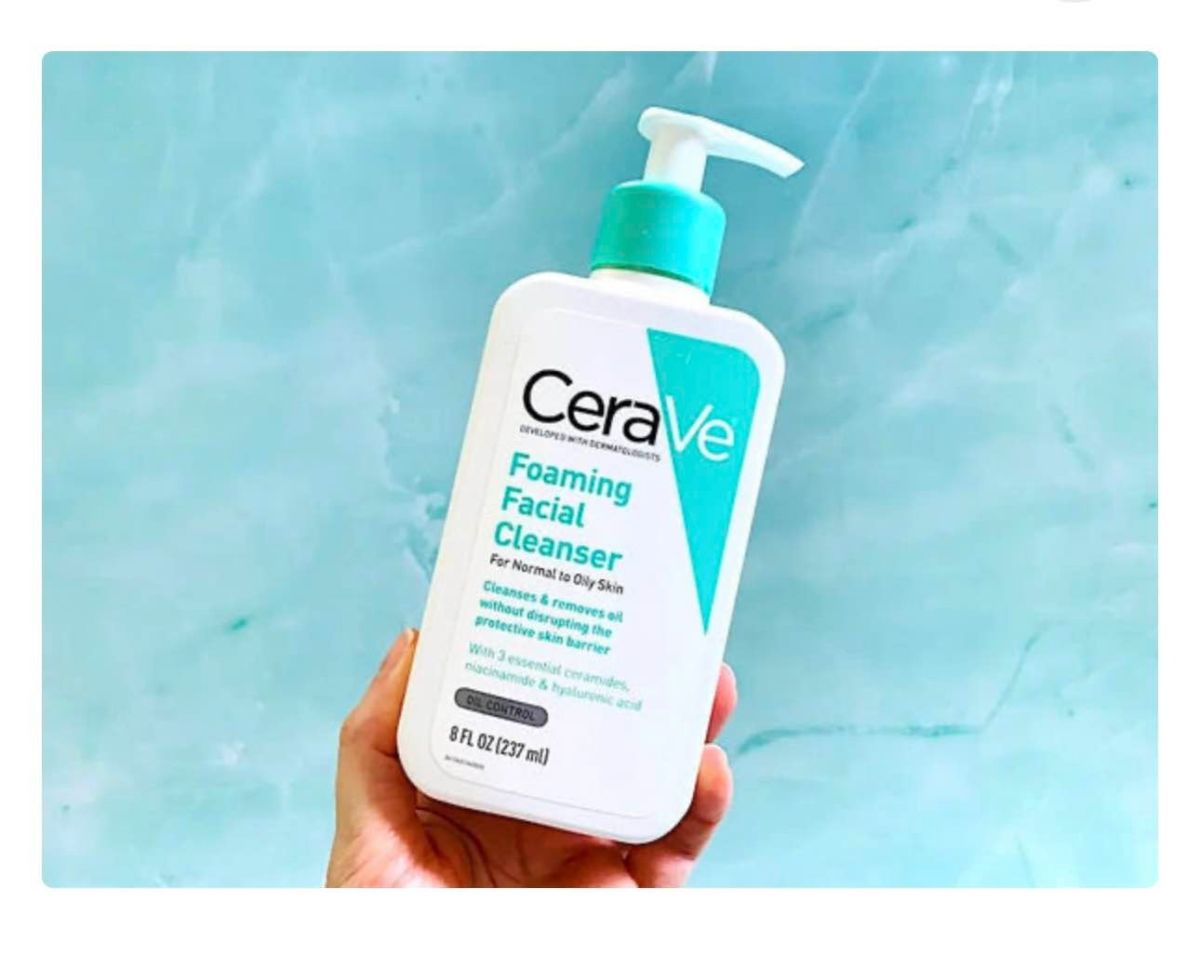 CeraVe Foaming Facial Cleanser for Normal to Oily Skin – Oil Control with Ceramides, Niacinamide & Hyaluronic Acid, 237ml View Gallery - Pakistan