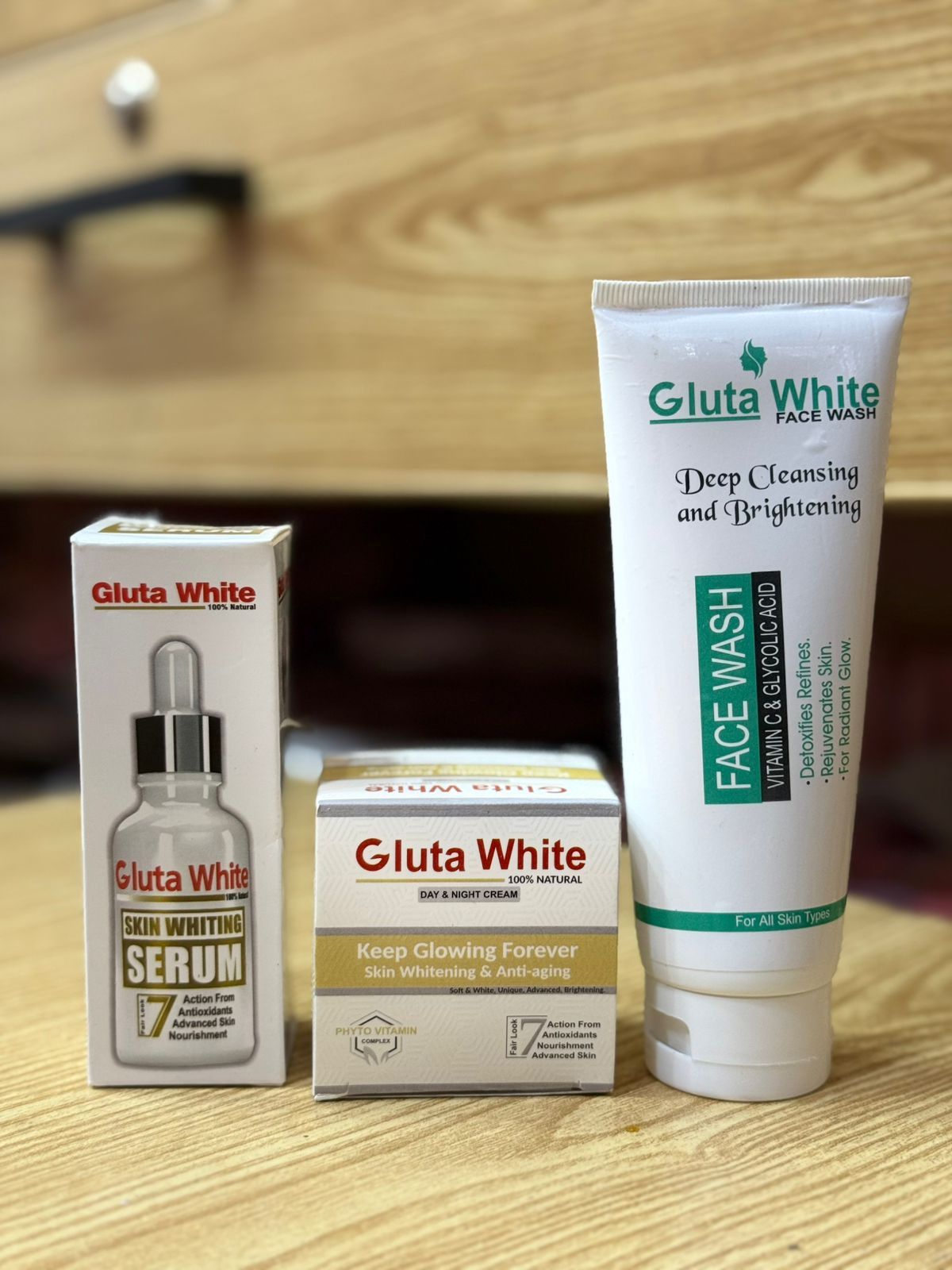 Gluta Facewash 100ml & Gluta Serum 30ml Deal – Skin Brightening, Anti-Aging, Deep Cleansing & Nourishing Skincare Combo View Gallery - Pakistan