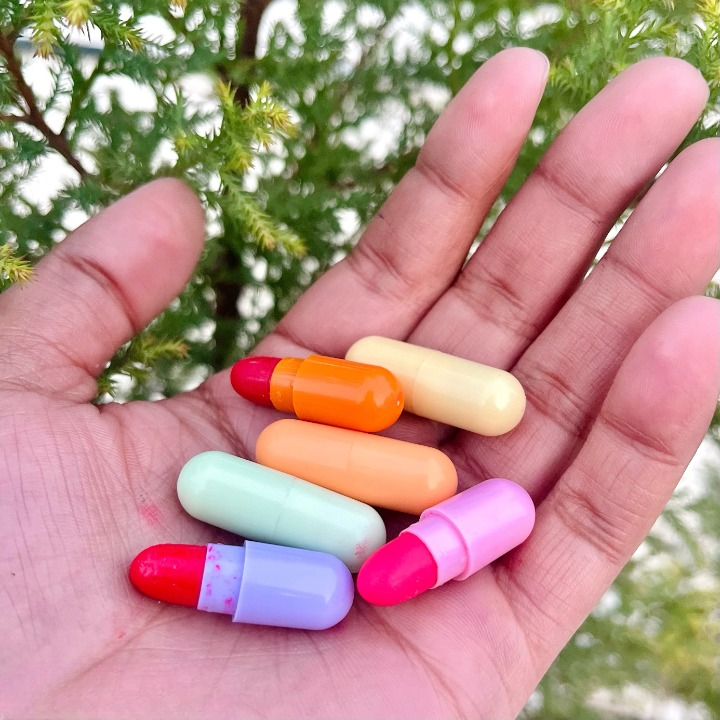 Mini Capsule Lipstick Set – High Pigment, Velvety Texture, Long-Lasting Matte Finish