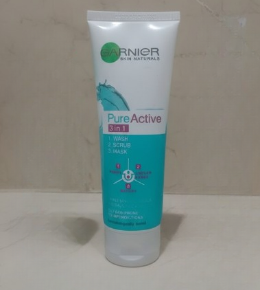 Garnier 3 in 1 Pure Active Face Wash – 100ml Liquid Cleanser for All Skin Types, Deep Cleansing and Refreshing Skincare View Gallery - Pakistan