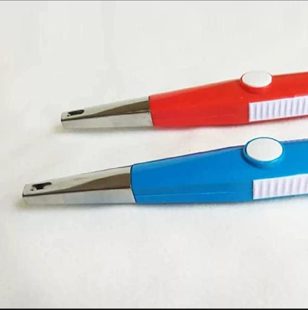 Plastic Kitchen Lighter with Battery – 3.5 x 24 cm, Multicolor