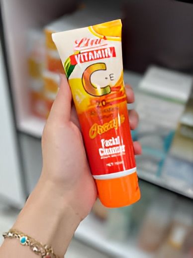 Liru Orange Facial Cleanser 120ml | Professional Care with Vitamin C+E &amp; Orange Extract for Brightening, Deep Cleansing &amp; Daily Skincare View Gallery - Pakistan