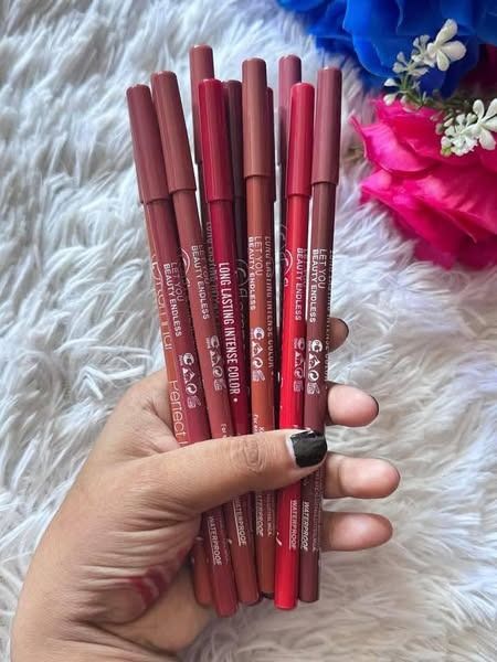 Flormar Perfect Lipliner – Long-Lasting &amp; Intense Color | Smooth Application | Pack of 12 Shades View Gallery - Pakistan