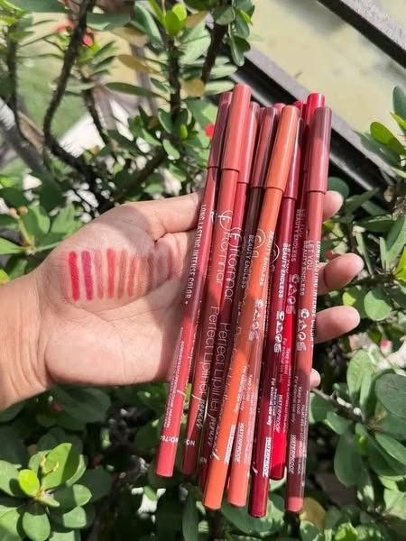 Flormar Perfect Lipliner – Long-Lasting &amp; Intense Color | Smooth Application | Pack of 12 Shades View Gallery - Pakistan