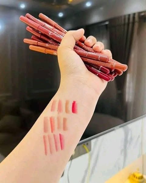 Flormar Perfect Lipliner – Long-Lasting &amp; Intense Color | Smooth Application | Pack of 12 Shades View Gallery - Pakistan
