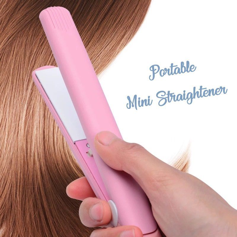 Mini Hair Straightener &amp;amp; Curler – Dual Voltage 100-240V, 180°C Thermostatic Aluminum Plate, For Dry &amp;amp; Wet Hair, Compact Travel Size (Random Color)